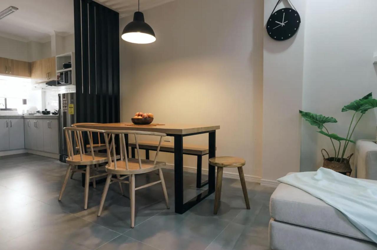 Two Bedroom Residential Home With Own Parking 安吉利斯 外观 照片