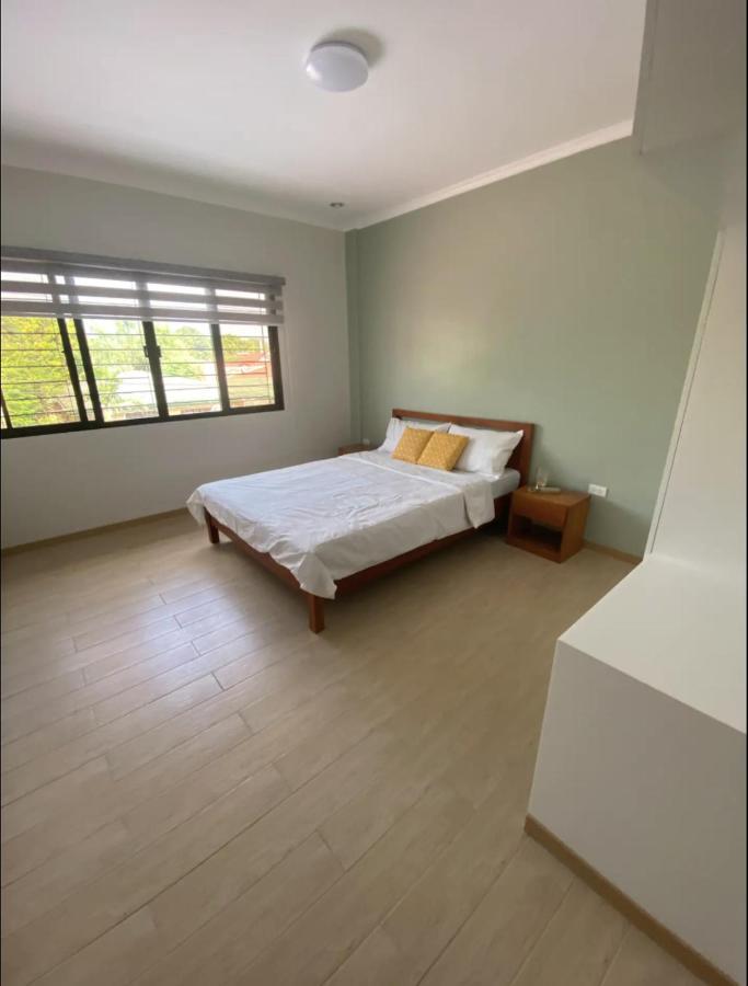 Two Bedroom Residential Home With Own Parking 安吉利斯 外观 照片