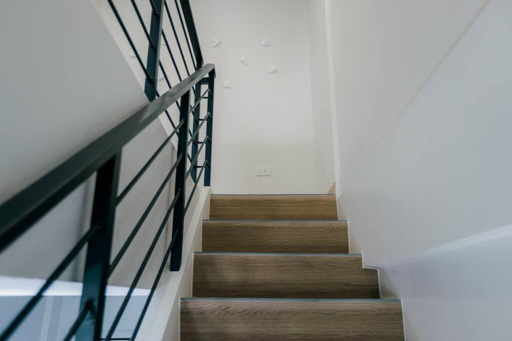 Two Bedroom Residential Home With Own Parking 安吉利斯 外观 照片