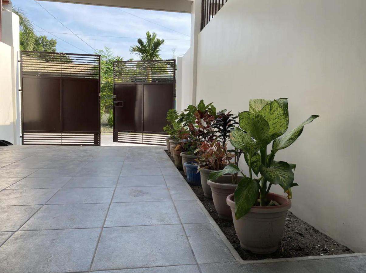 Two Bedroom Residential Home With Own Parking 安吉利斯 外观 照片