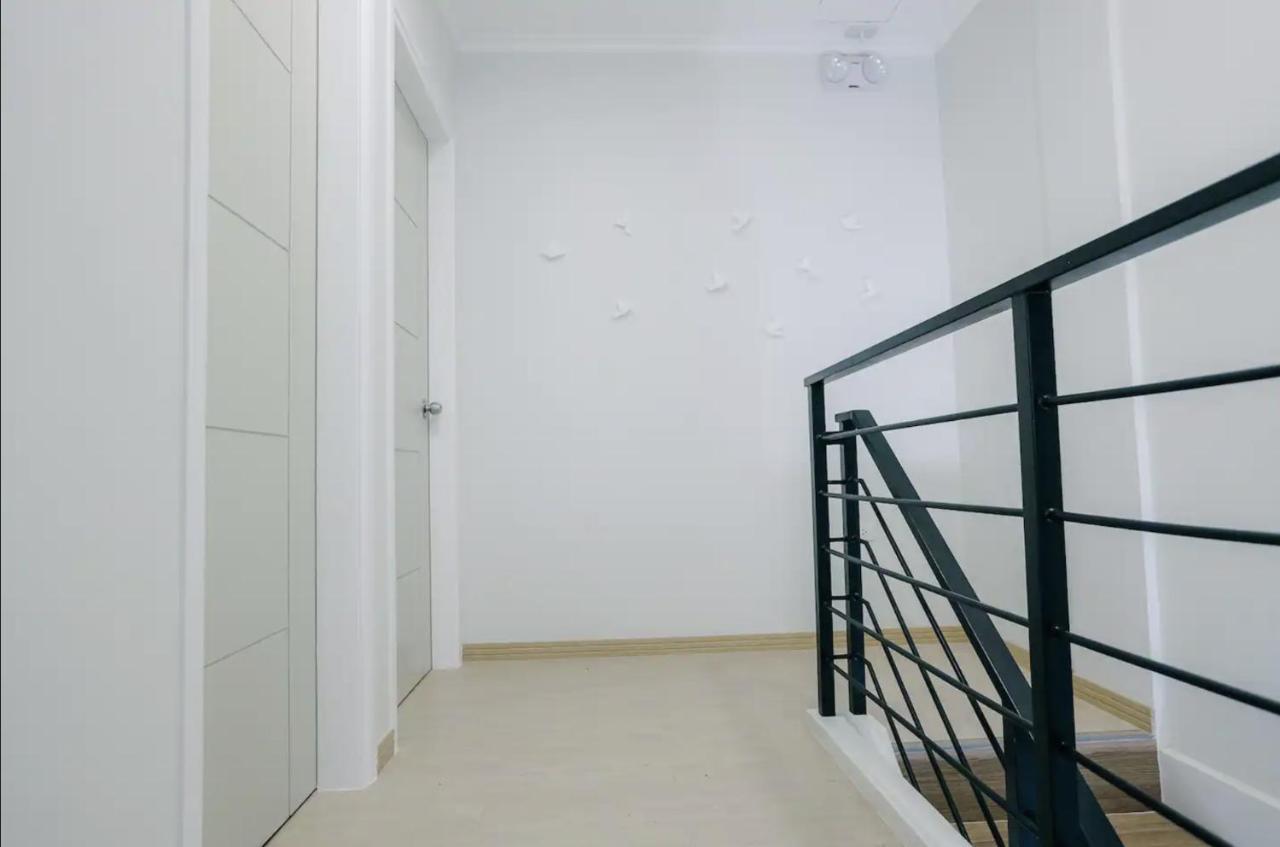 Two Bedroom Residential Home With Own Parking 安吉利斯 外观 照片
